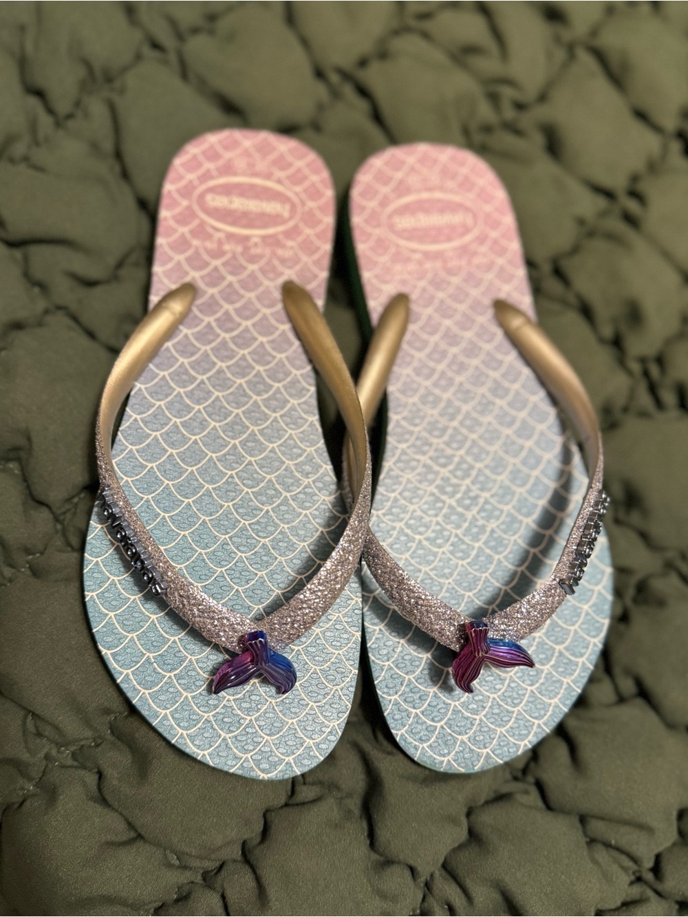 Havaianas Mermaid Ombrè Youth Flip Flops Glitter Straps Charm Girls size 2 NWOT